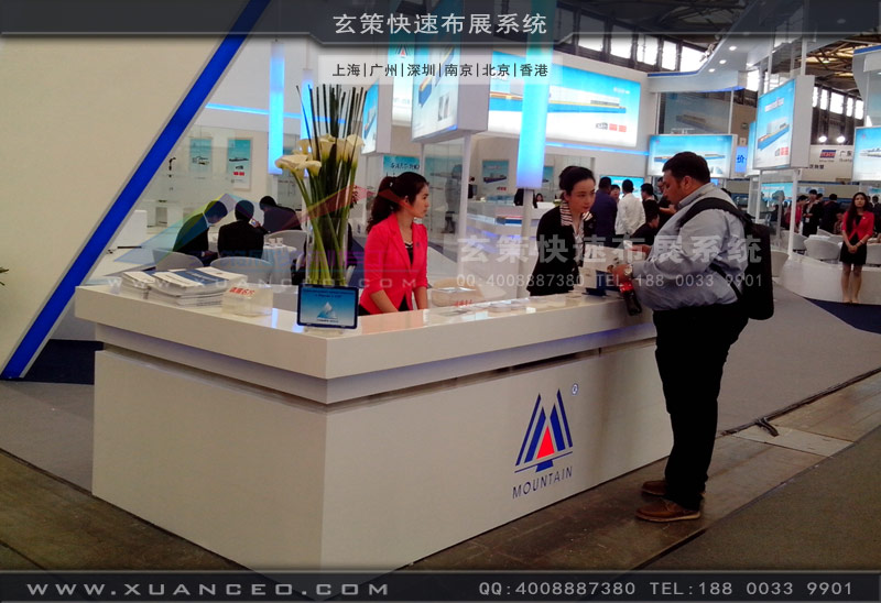 名特设备展台接待区